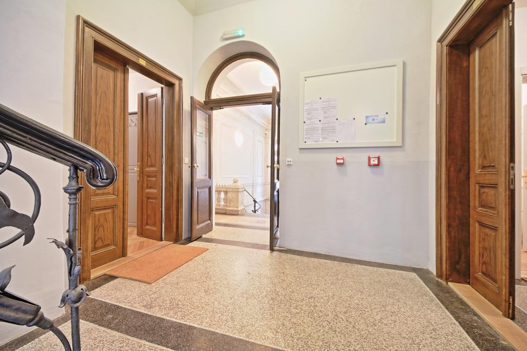 Opera Apartment *