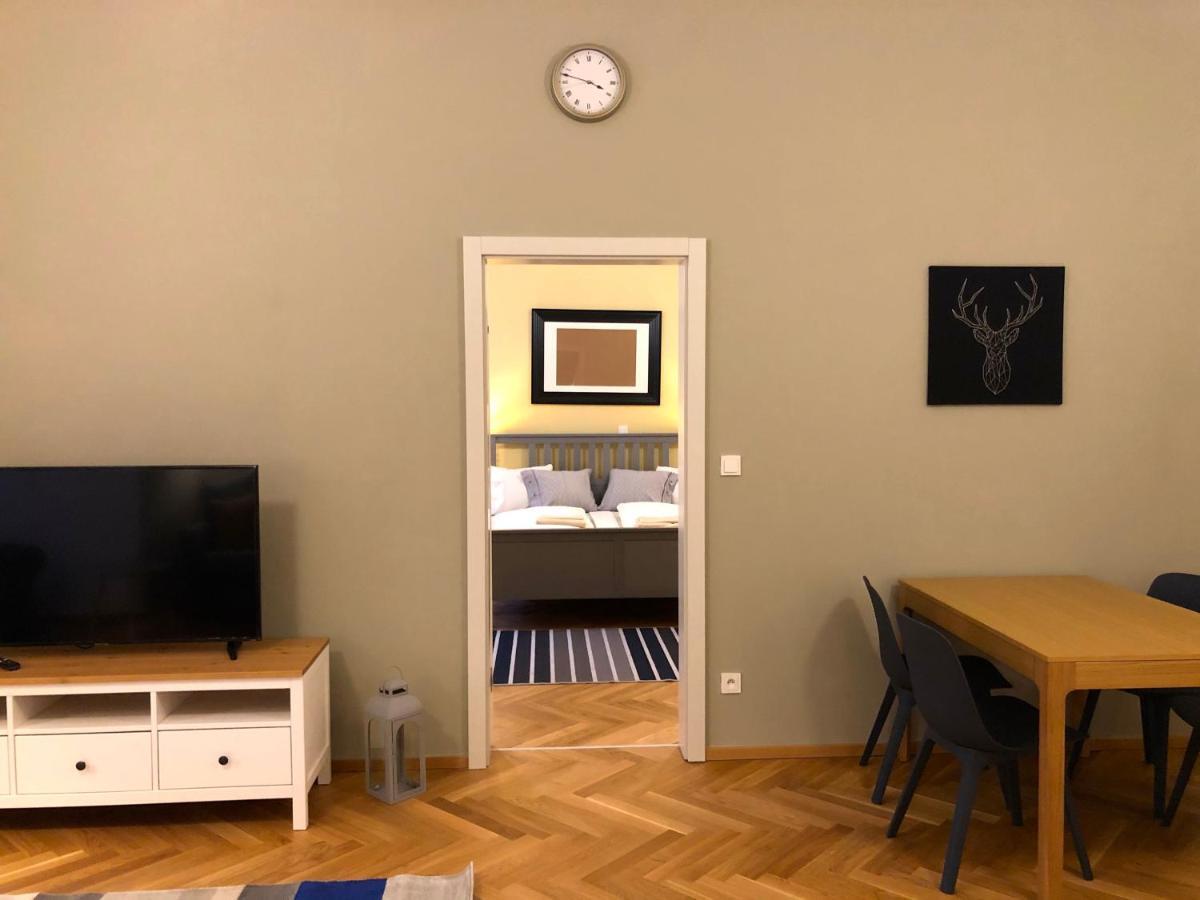 Opera Apartment *