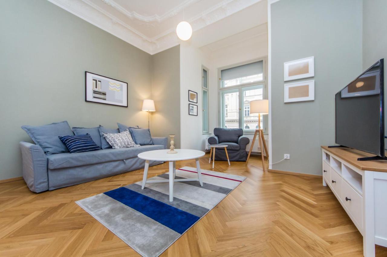 Opera Apartment *