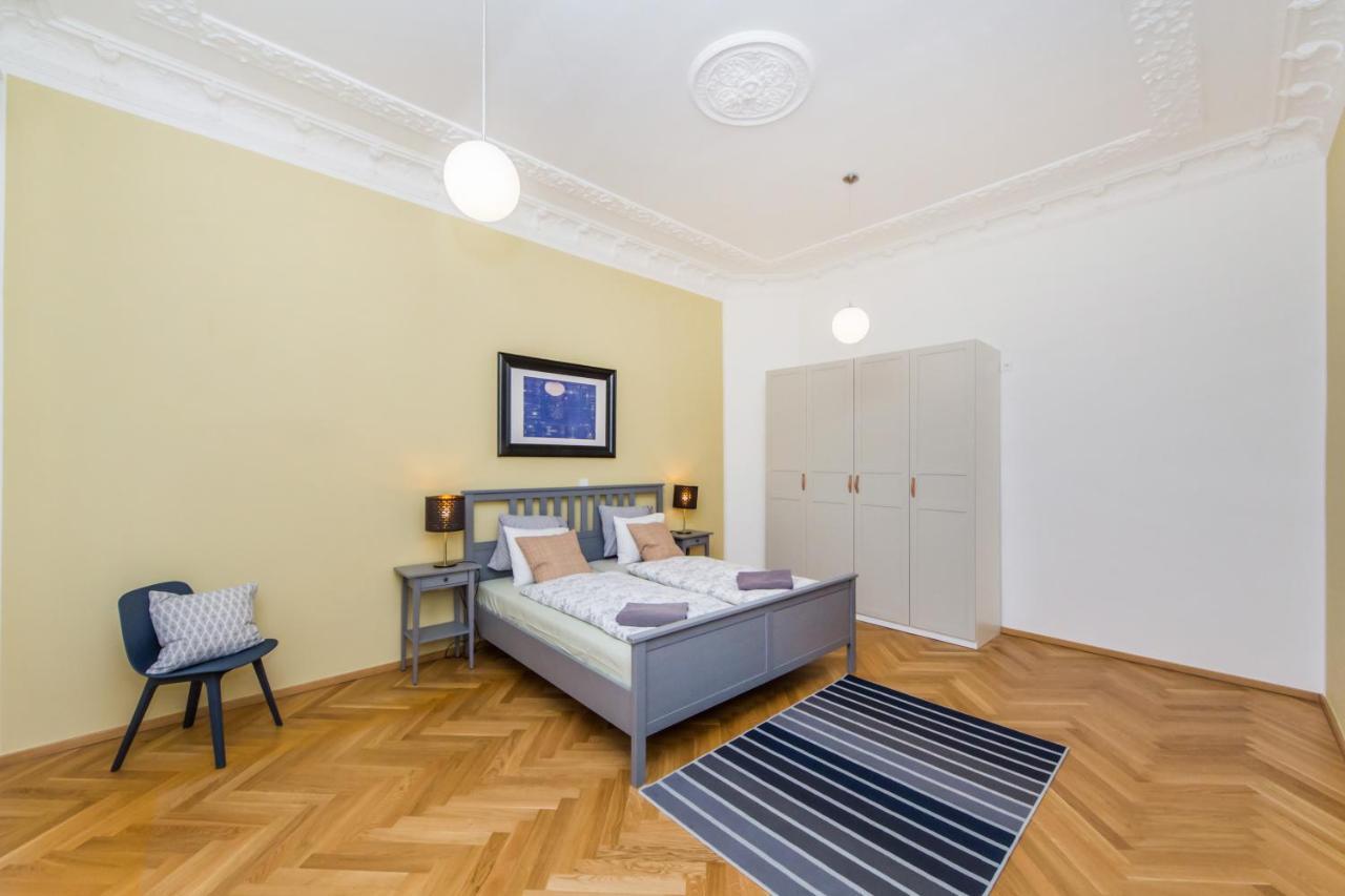 Apartment Opera *